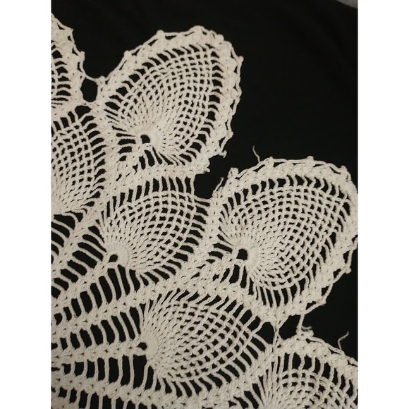 Vintage Handmade Crochet Round White Lace Centerpiece Doily Peacock  15" - Picture 4 of 5